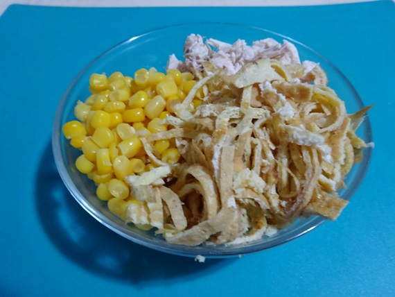 kukuruza-kuritsa-yajtso-salat