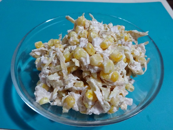 kukuruza-kuritsa-yajtso-salat